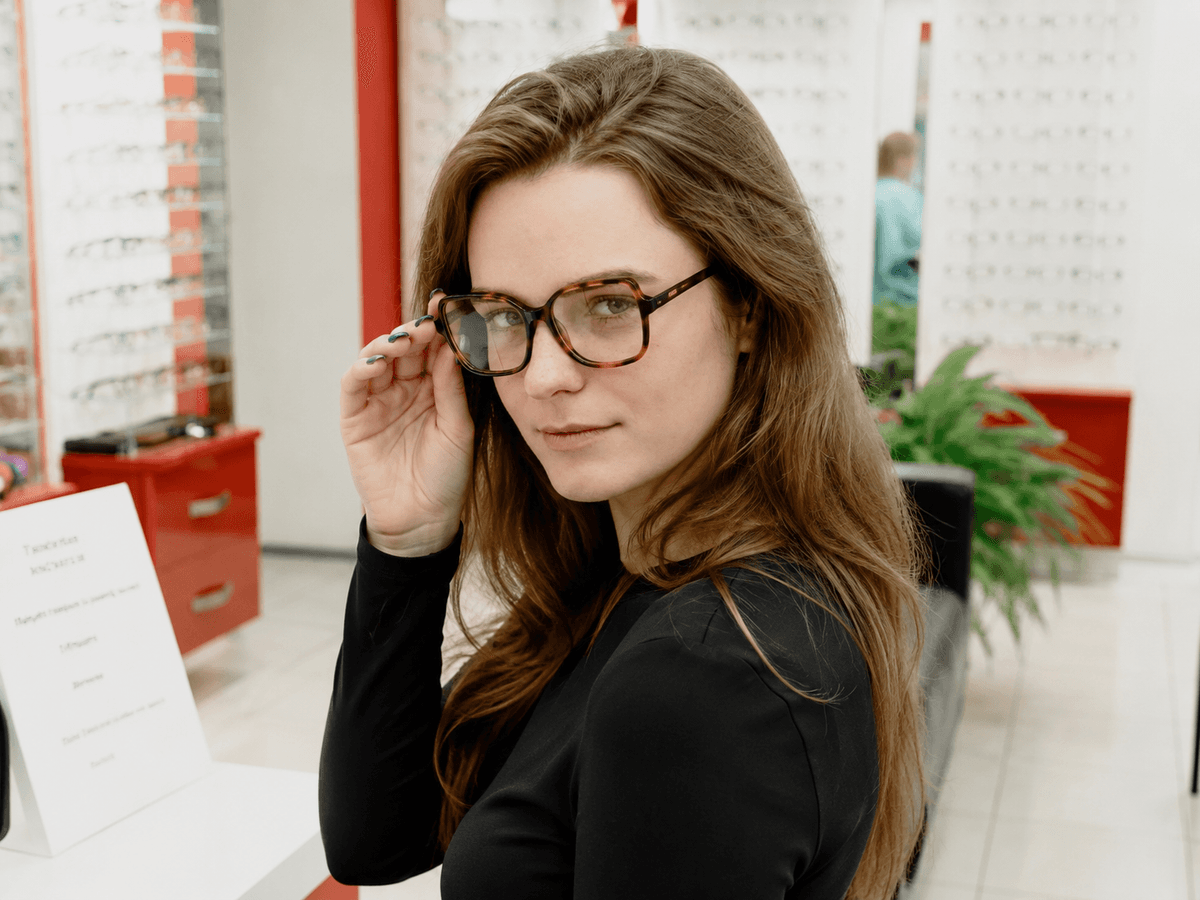 Patient considering LASIK to eliminate glasses or contacts